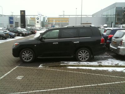 lx570.jpg
